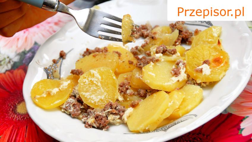 Mięso mielone zapiekane z tartymi ziemniakami