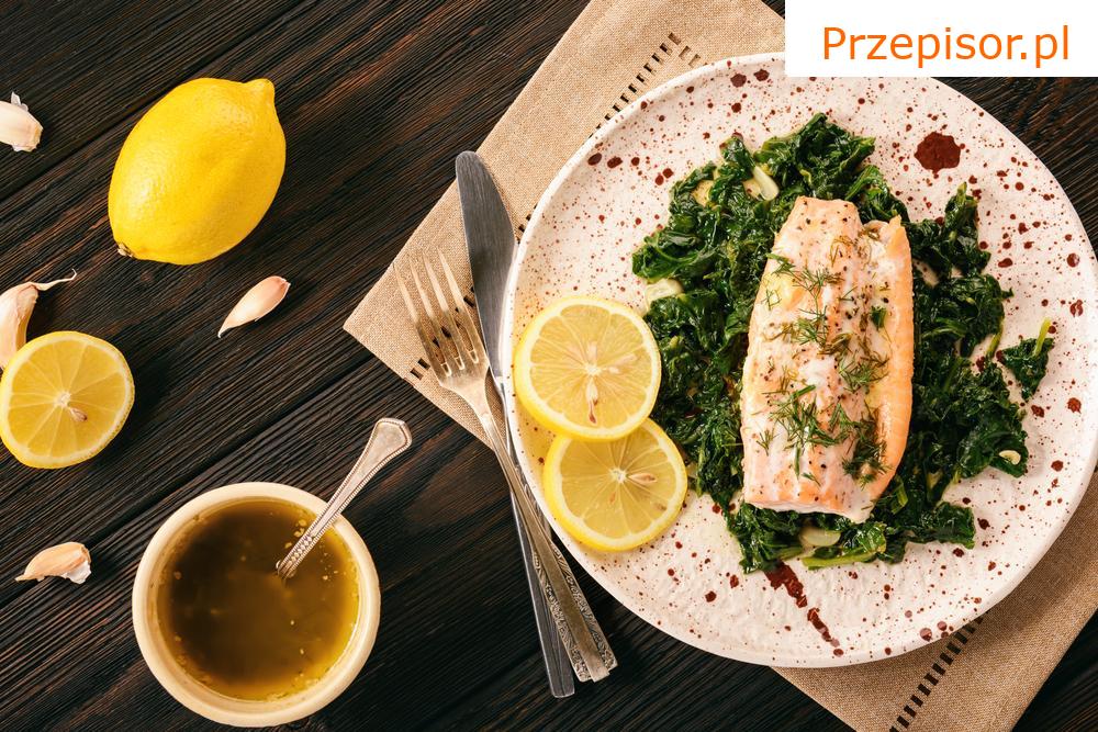 Pierś z kurczaka ze szpinakiem i suszonymi pomidorami