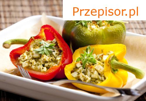 Podsmażane pieczarki i papryka z pleśniowym serem