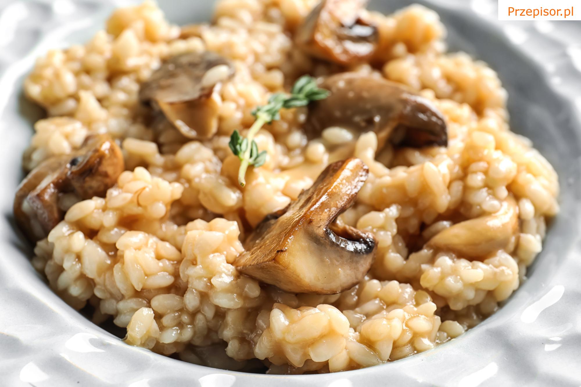 Risotto z cukini i pieczarek