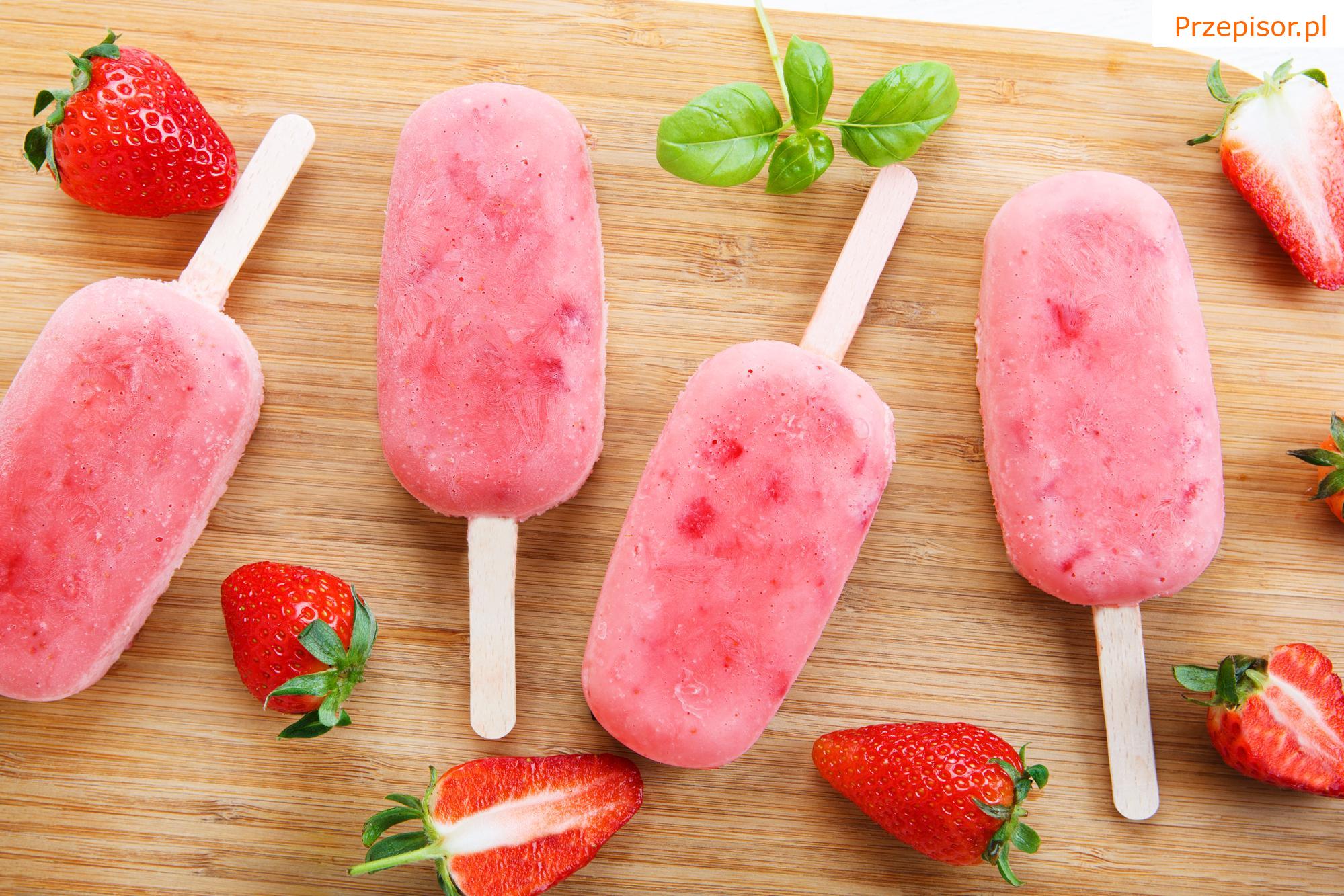 Truskawkowe lody z twarogiem