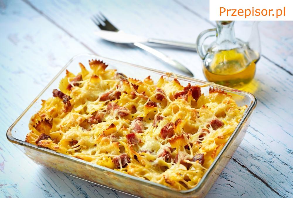 Zapiekane makaron z wędzonym mięsem